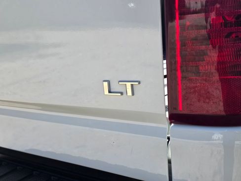 Used 2024 Chevrolet Silverado 2500 LT AWD/4WD image 25