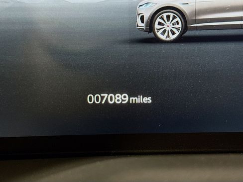 Used 2025 Jaguar F-PACE R-Dynamic S image 16