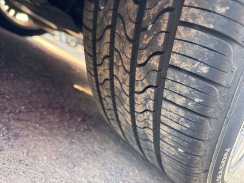 Used 2015 Chrysler 200 Limited w/ Convenience Group image 14