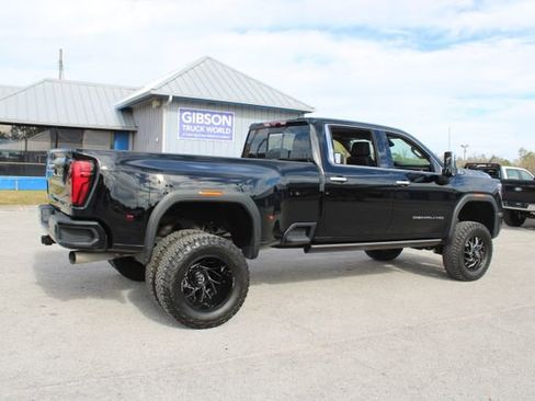 Used 2025 GMC Sierra 3500 Denali w/ Denali Reserve Package image 12