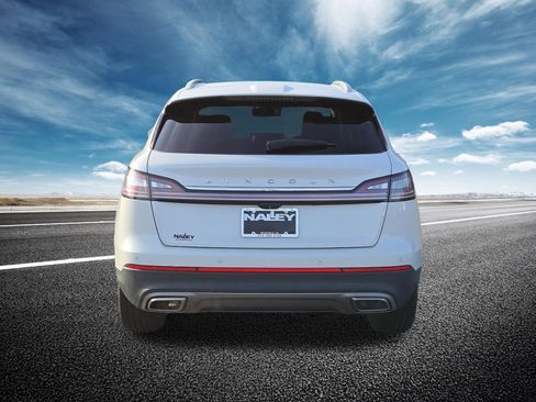 Used 2022 Lincoln Nautilus FWD w/ Premium Package image 19