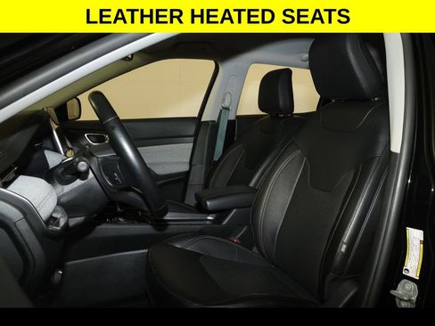 Used 2022 Jeep Compass Latitude AWD/4WD image 3