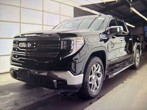 Used 2022 GMC Sierra 1500 SLT image 3