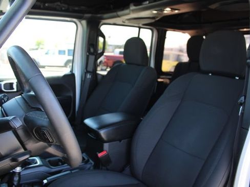 Used 2023 Jeep Wrangler Unlimited AWD/4WD image 32