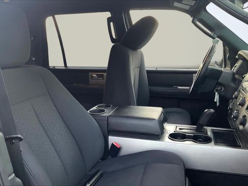 Used 2017 Ford Expedition XLT image 7
