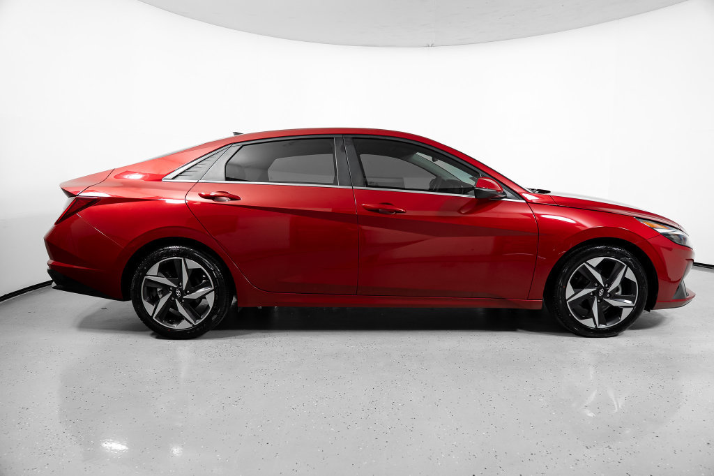 Certified 2023 Hyundai Elantra Limited w/ Cargo Package FWD image 3