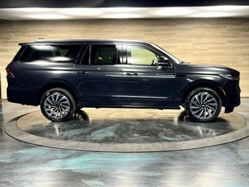 Used 2025 Lincoln Navigator L Black Label AWD/4WD image 22
