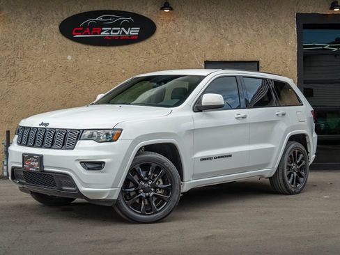Used 2021 Jeep Grand Cherokee Laredo AWD/4WD image 9