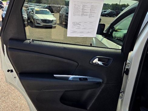 Used 2013 Dodge Journey SXT w/ Flexible Seating Group image 12