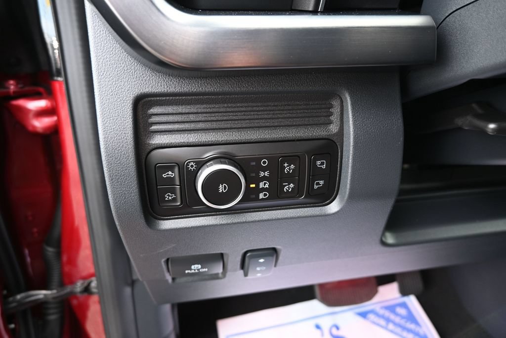 Used 2026 Ford F250 Lariat w/ Black Appearance Package AWD/4WD image 4