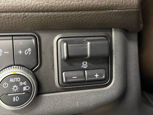 Used 2021 GMC Yukon Denali w/ Denali Premium Package image 35