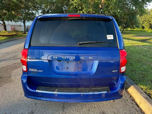 Used 2020 Dodge Grand Caravan SXT FWD image 5