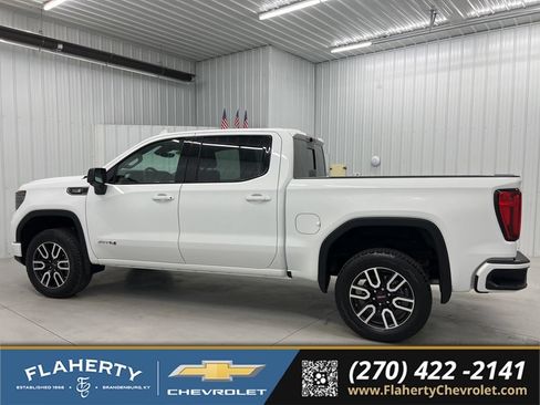 Used 2025 GMC Sierra 1500 AT4 w/ Technology Package AWD/4WD image 5