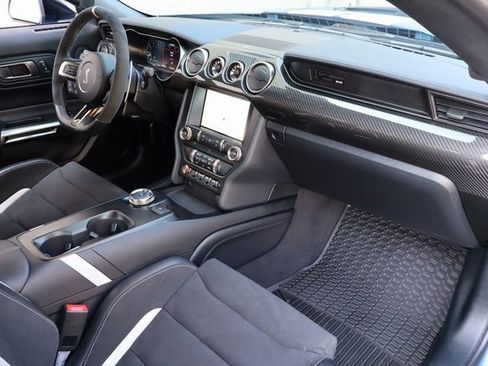 Used 2021 Ford Mustang Shelby GT500 w/ Carbon Fiber Track Pack image 35