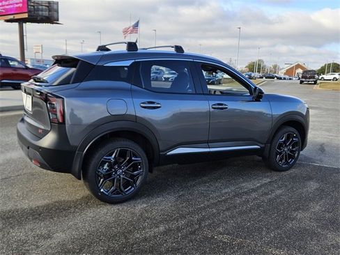 New 2026 Nissan Kicks SR image 14