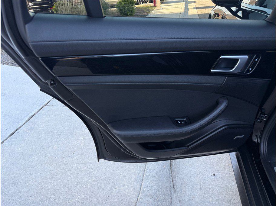 Used 2018 Porsche Panamera 4S AWD/4WD image 34