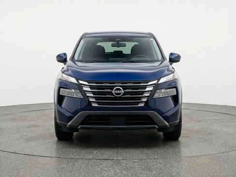 Used 2025 Nissan Rogue SV AWD/4WD image 2