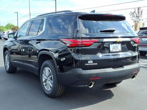 Used 2023 Chevrolet Traverse LT FWD image 5