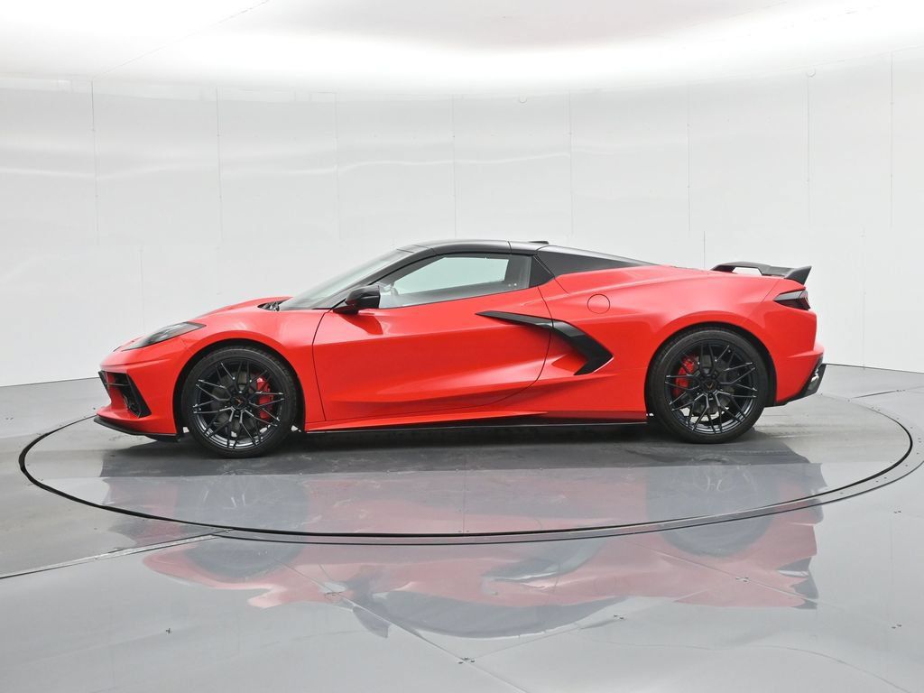 Used 2021 Chevrolet Corvette Stingray Premium Conv w/ Z51 Performance Package RWD image 32