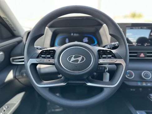 New 2025 Hyundai Elantra SE w/ Cargo Package image 11