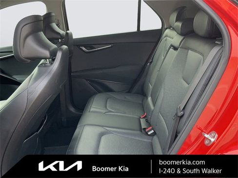 Used 2023 Kia Niro SX Touring image 13