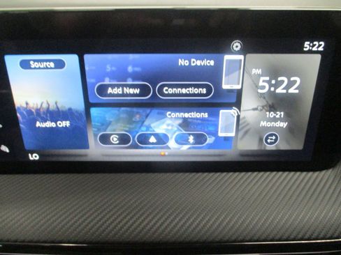 New 2025 Nissan Kicks SR image 24