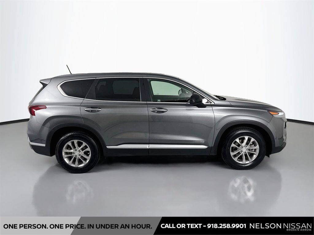 Used 2019 Hyundai Santa Fe SE FWD image 4