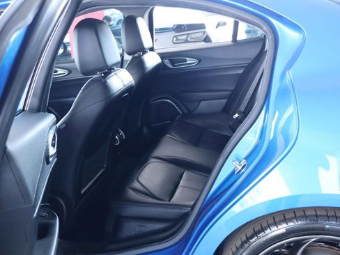 Used 2018 Alfa Romeo Giulia RWD image 25