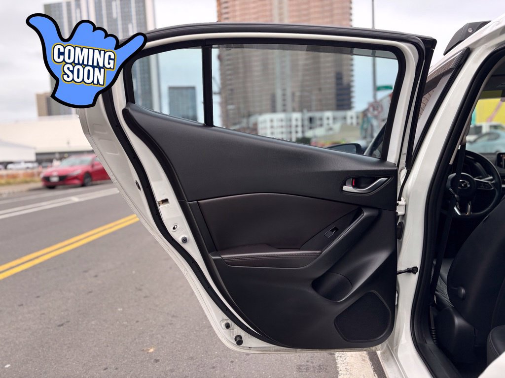 Used 2017 MAZDA MAZDA3 Touring FWD image 16