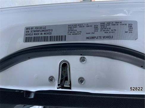 Used 2021 RAM 5500 Tradesman w/ Chrome Appearance Group RWD image 16