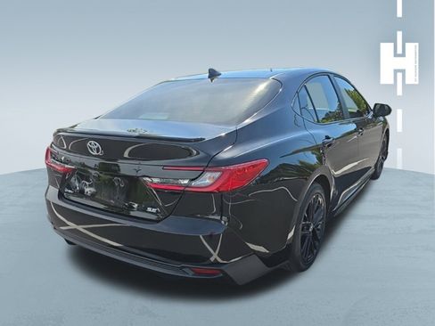 Used 2026 Toyota Camry SE image 1