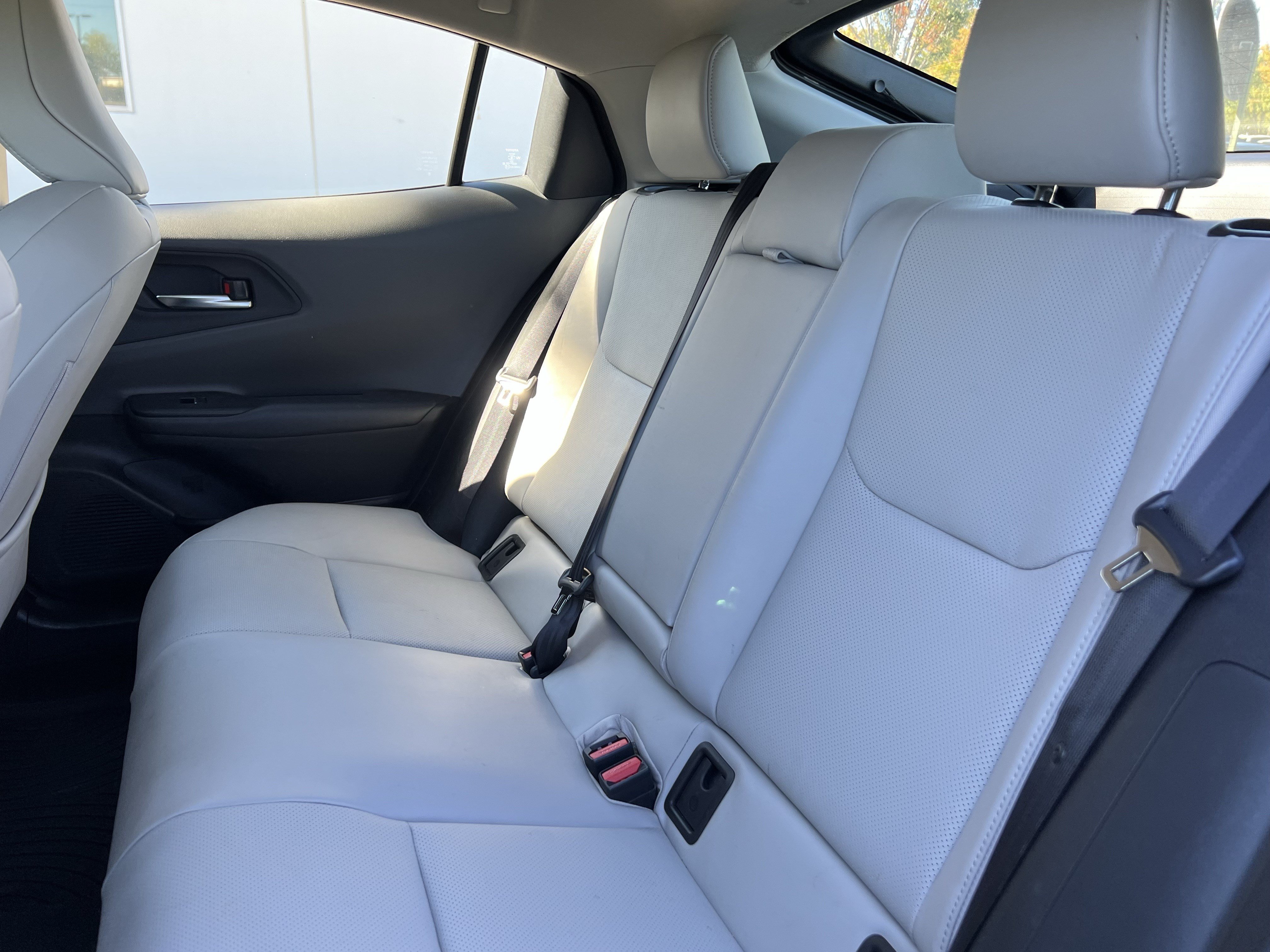 Used 2025 Toyota Prius XLE FWD image 34