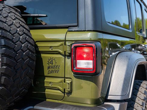 Used 2023 Jeep Wrangler Unlimited w/ Cold Weather Group AWD/4WD image 15