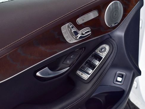 Used 2018 Mercedes-Benz GLC 300 4MATIC image 9