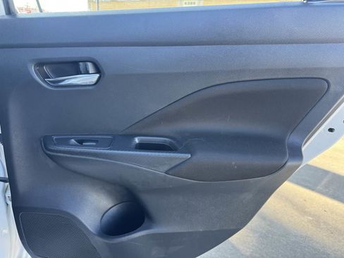 Used 2021 Nissan Versa SV image 22