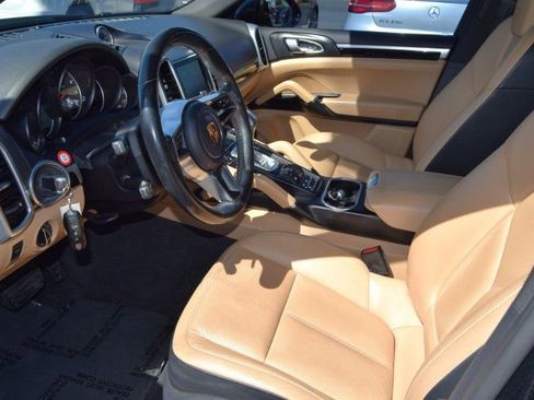 Used 2016 Porsche Cayenne AWD/4WD image 18
