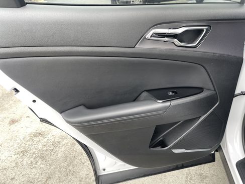 Used 2023 Kia Sportage SX image 27