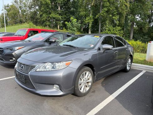 Used 2013 Lexus ES 300h w/ Premium Pkg FWD image 3