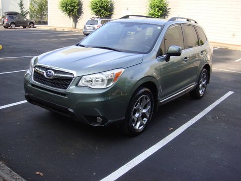 Used 2015 Subaru Forester 2.5i Touring w/ Eyesight & Navigation System AWD/4WD image 2