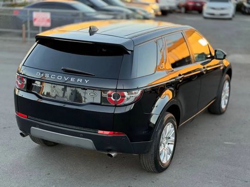 Used 2018 Land Rover Discovery Sport SE image 14