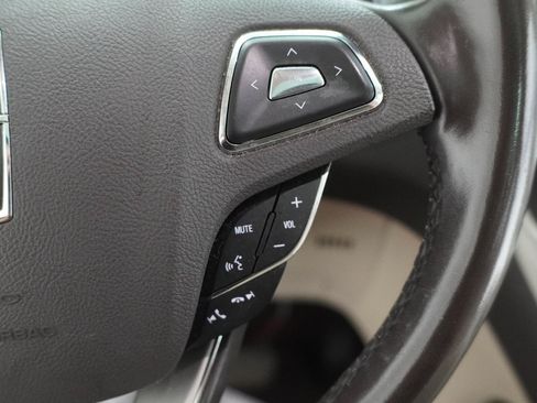 Used 2019 Lincoln MKC Reserve w/ MKC Technology Package FWD image 10