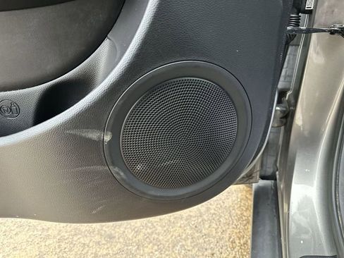 Used 2015 Kia Soul image 12