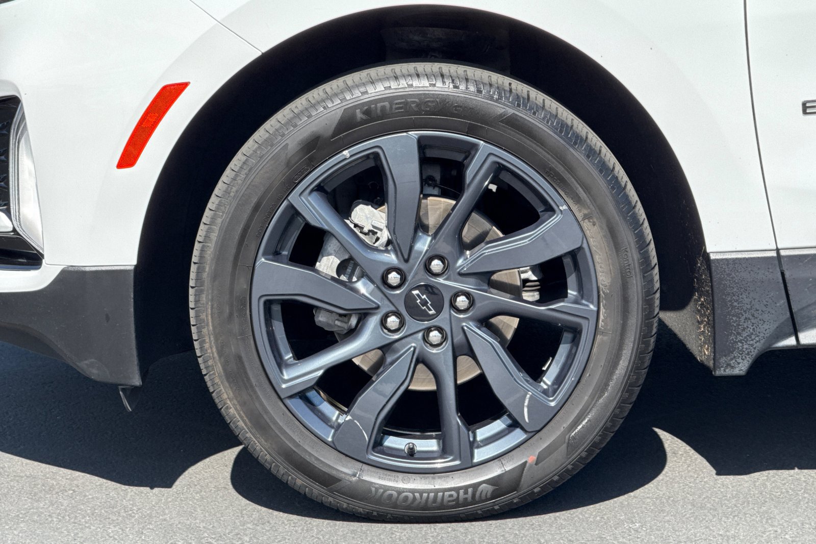 Used 2024 Chevrolet Equinox RS w/ RS Leather Package AWD/4WD image 15