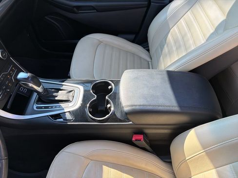 Used 2018 Ford Edge SEL w/ Equipment Group 201A FWD image 26