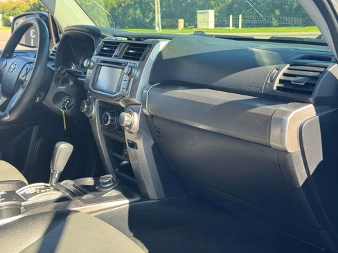 Used 2018 Toyota 4Runner SR5 Premium image 37