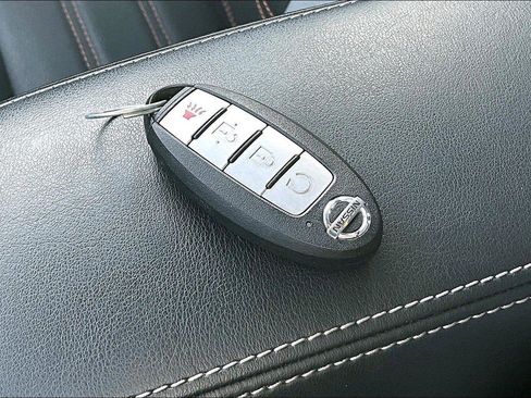 Used 2021 Nissan Kicks SR w/ SR Premium Package FWD image 11