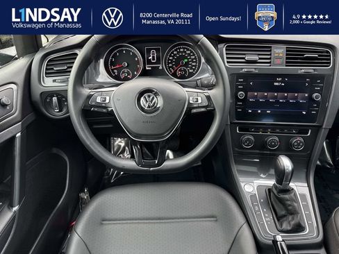 Used 2019 Volkswagen Golf SE image 12