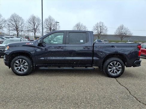 Used 2024 Chevrolet Silverado 1500 RST image 2