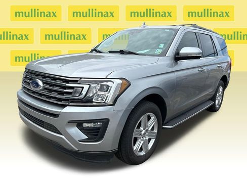 Used 2020 Ford Expedition XLT w/ Equipment Group 202A image 6