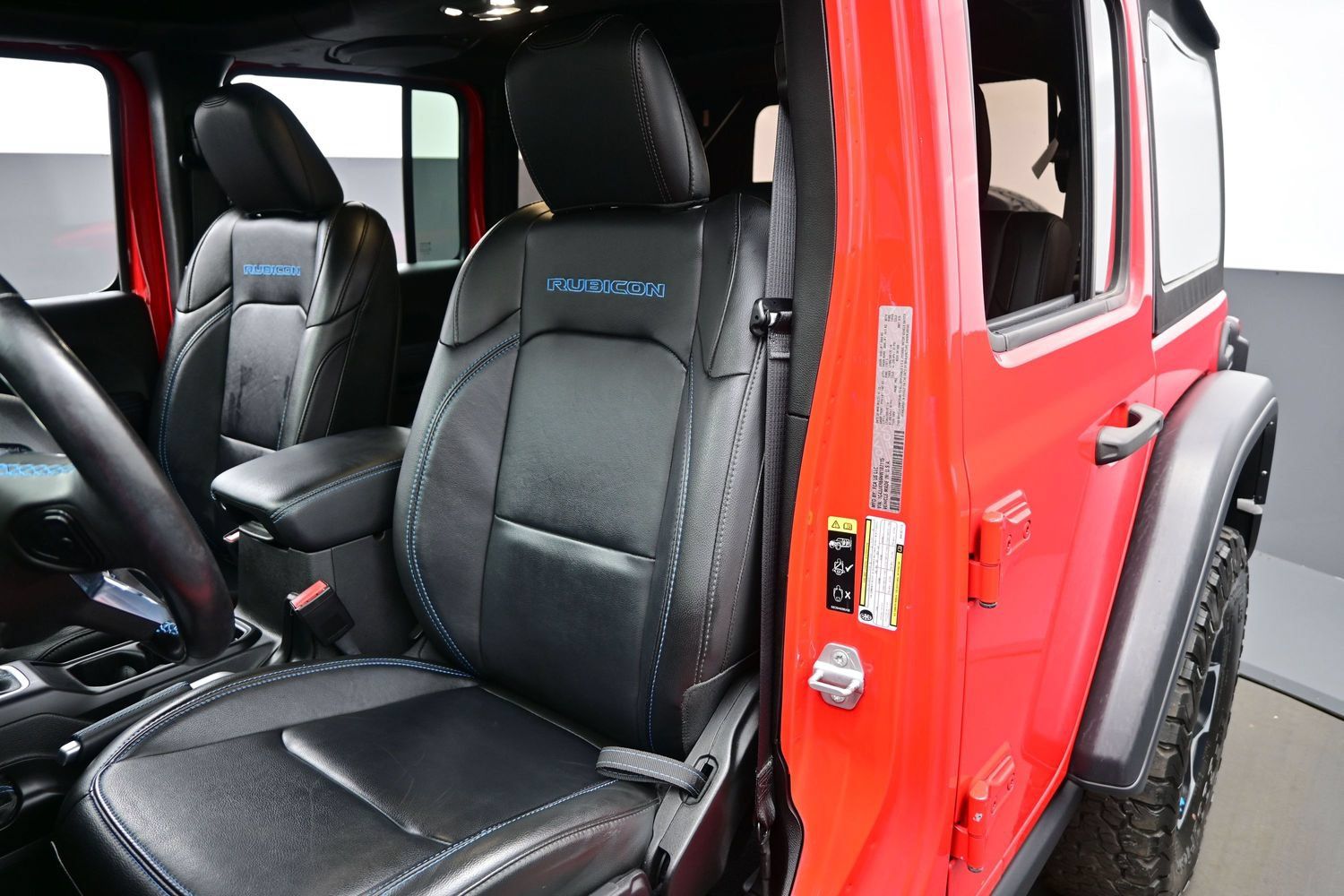 Used 2022 Jeep Wrangler Unlimited Rubicon 4xe w/ Cold Weather Group AWD/4WD image 13